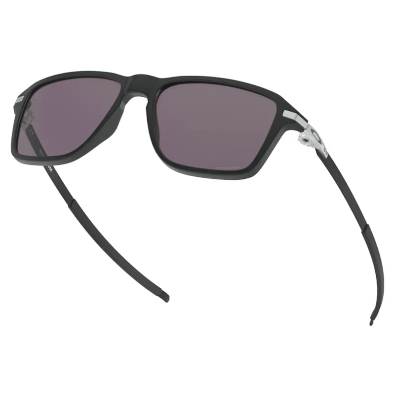 Óculos de sol Oakley Wheel House Satin Black com lentes Prizm Grey, armação preta fosca e design esportivo.