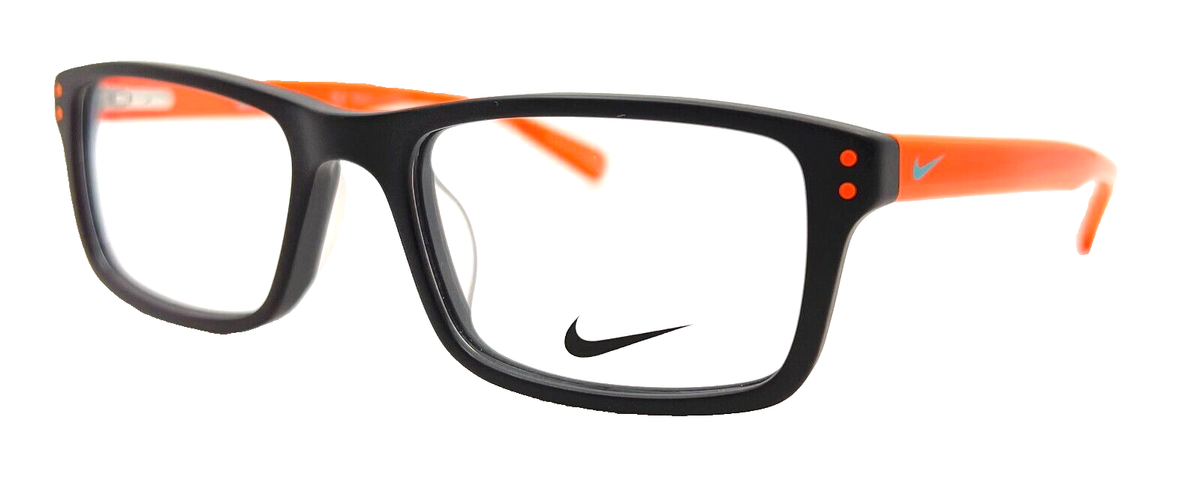 Óculos de grau Nike 5537 com armação preta e hastes finas, lentes claras, modelo de óculos de grau unissex.