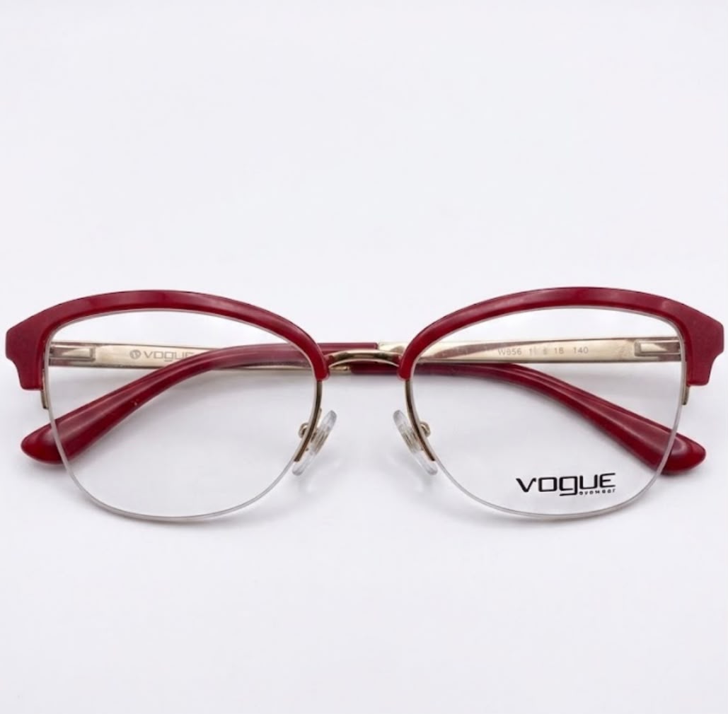 Óculos de grau Vogue VO5072-L W656 53 com armação moderna de metal, lentes claras e acabamento elegante.